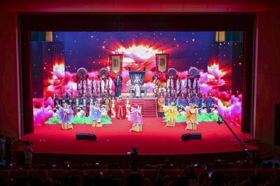 第十二届汉牡丹文化节启幕