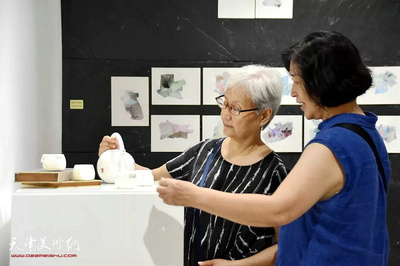 以多元叙述的视角展开“王爱君:一卷山”烟台美术博物馆个展