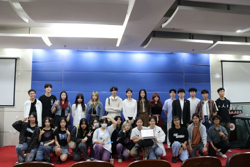 语言文化学院大学生文艺专场暨文化艺术交流活动策划